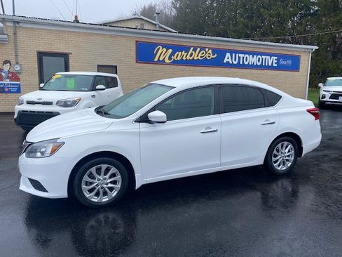 Used 2019 Nissan Sentra SV image 2