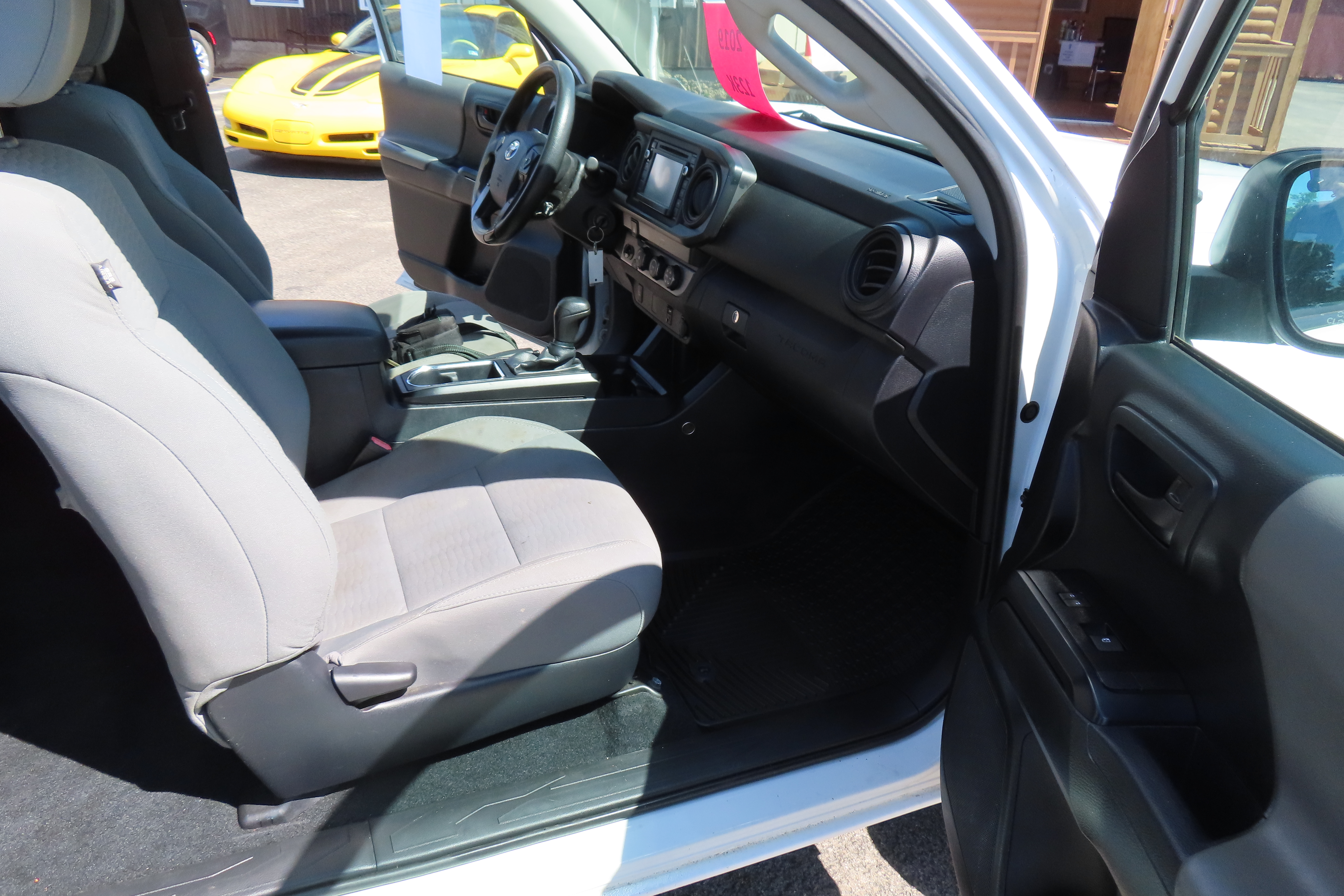 Used 2019 Toyota Tacoma 2WD Access Cab image 16