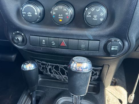 Used 2014 Jeep Wrangler 4WD Rubicon image 24