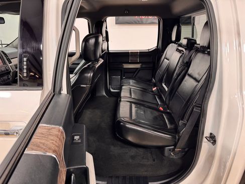 Used 2018 Ford F250 Lariat image 15