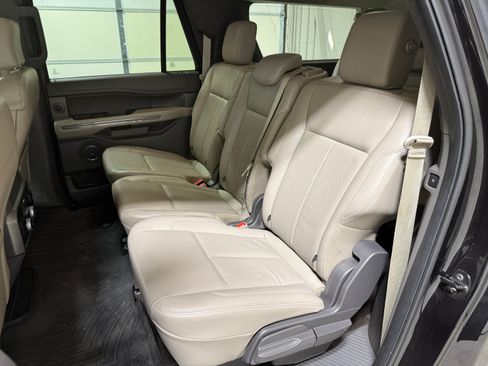 Used 2019 Ford Expedition Max 4WD XLT image 24