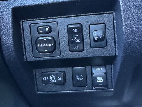 Used 2018 Toyota Tundra SR5 image 44