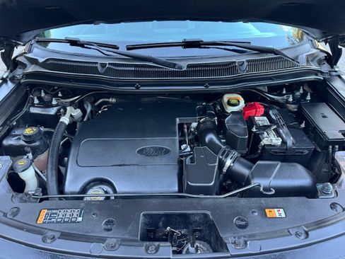 Used 2017 Ford Explorer XLT image 7