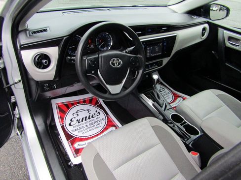 Used 2018 Toyota Corolla LE image 14