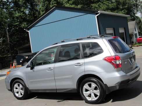 Used 2014 Subaru Forester 2.5i Premium AWD/4WD image 4