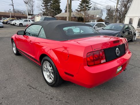 Used 2007 Ford Mustang Premium image 22