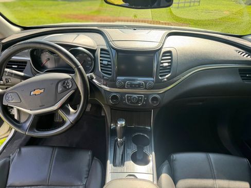 Used 2016 Chevrolet Impala LT image 9