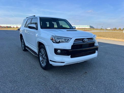 Used 2022 Toyota 4Runner TRD Sport image 2