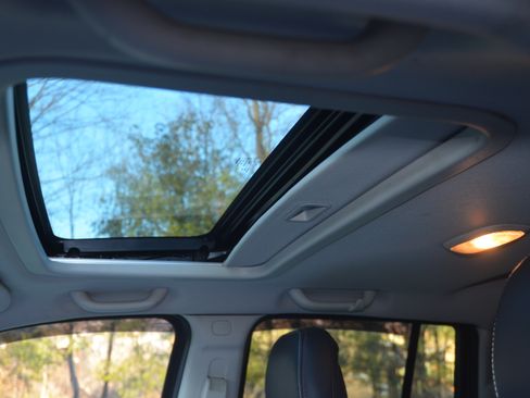 Used 2016 Jeep Compass 75th Anniversary image 10