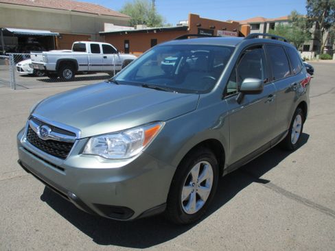 Used 2014 Subaru Forester 2.5i Premium AWD/4WD image 4