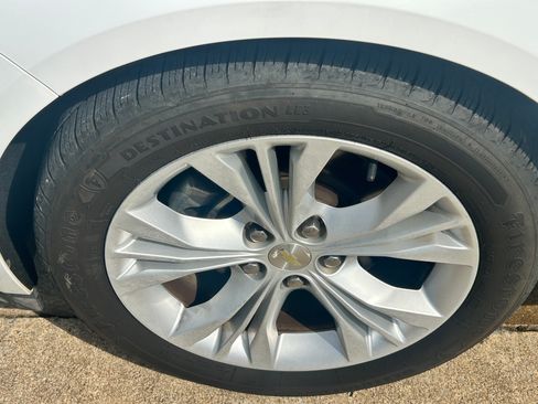 Used 2015 Chevrolet Impala LT image 23