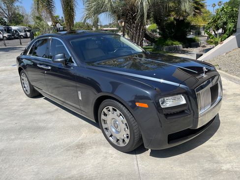 Used 2014 Rolls-Royce Ghost image 12