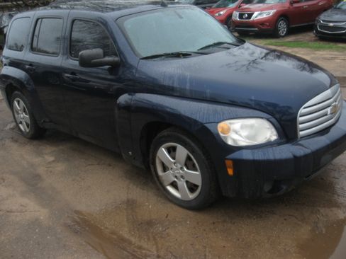 Used 2009 Chevrolet HHR LS image 12