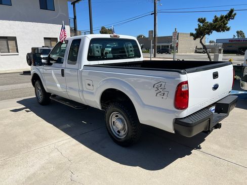 Used 2011 Ford F250 4x4 SuperCab Super Duty image 6