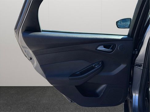 Used 2014 Ford Focus Titanium image 34
