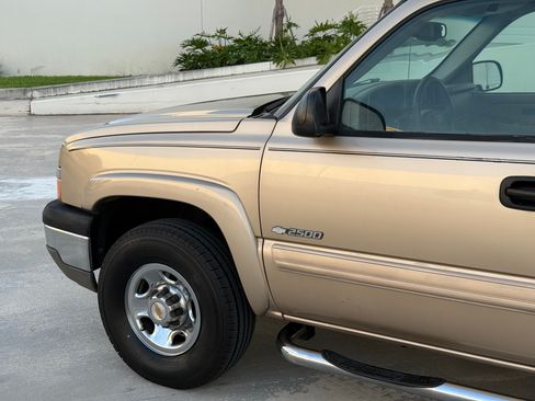 Used 2004 Chevrolet Silverado 2500 LS RWD image 30