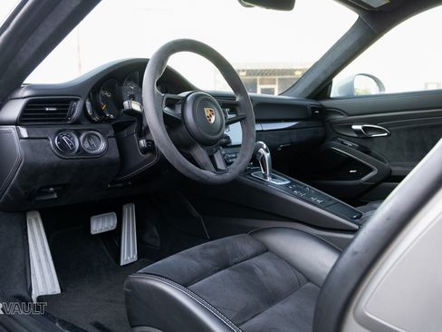 Used 2018 Porsche 911 GT3 image 5