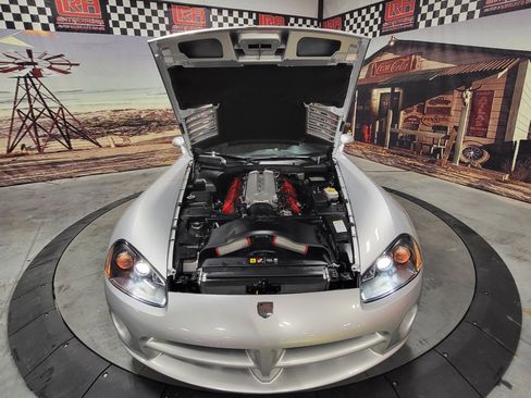 Used 2005 Dodge Viper SRT-10 image 15
