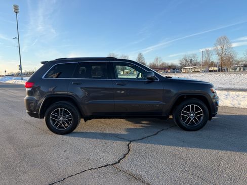 Used 2018 Jeep Grand Cherokee Laredo image 6