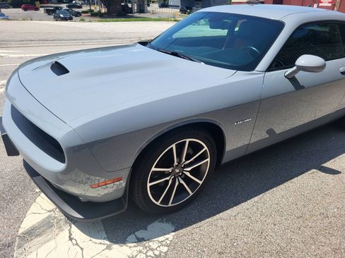 Used 2022 Dodge Challenger R/T RWD image 4