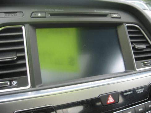 Used 2015 Hyundai Sonata Sport Sedan 4D FWD image 11