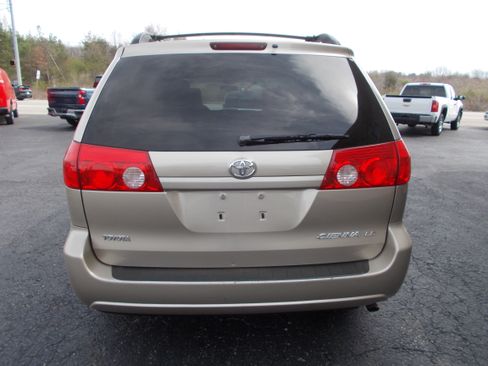 Used 2009 Toyota Sienna image 6