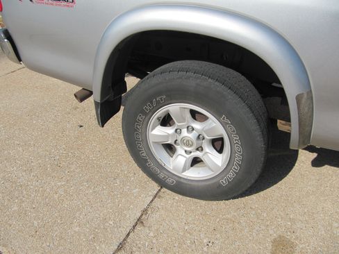 Used 2005 Toyota Tundra 4x4 Access Cab SR5 image 13