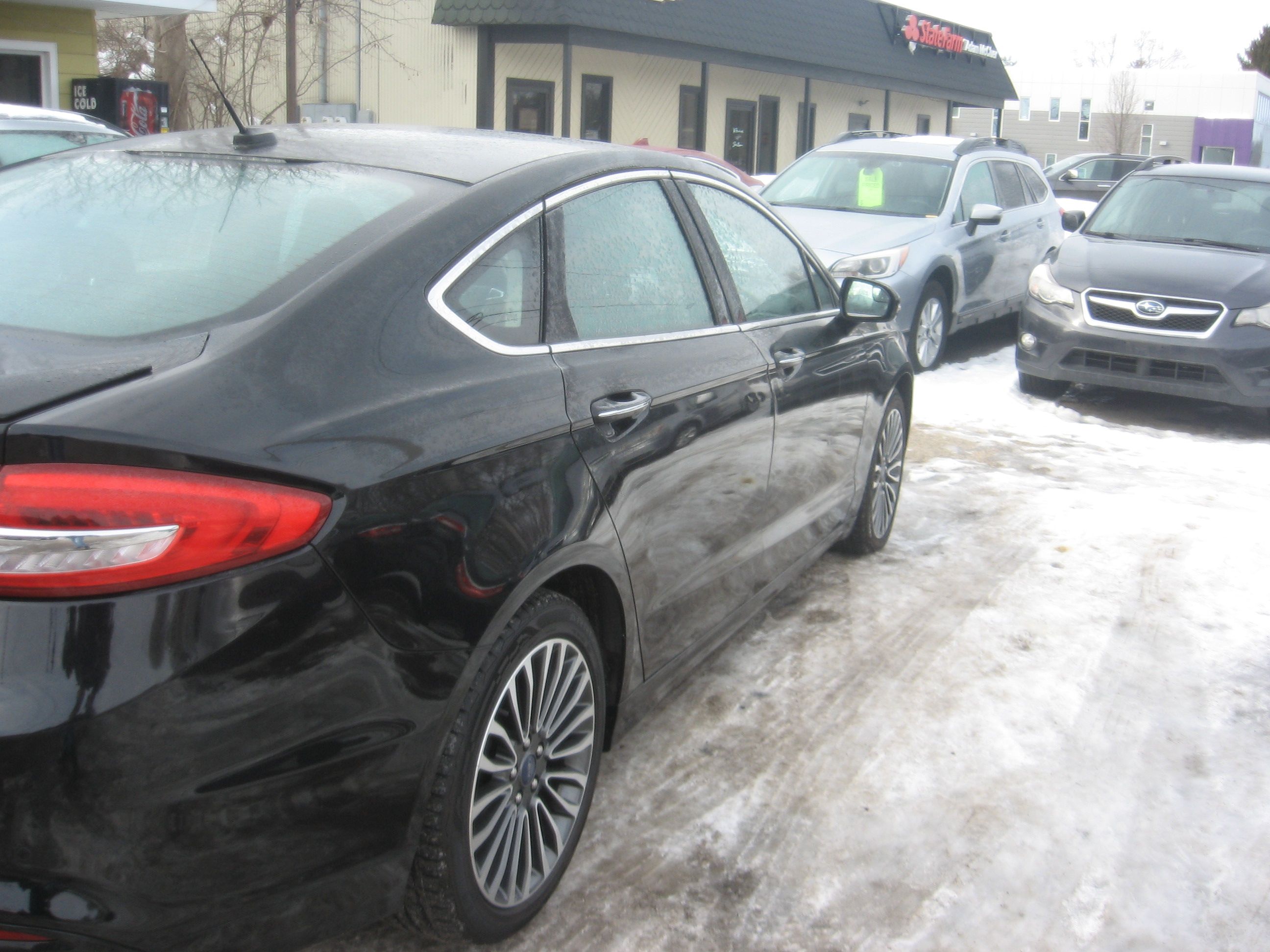 Used 2017 Ford Fusion SE FWD image 4