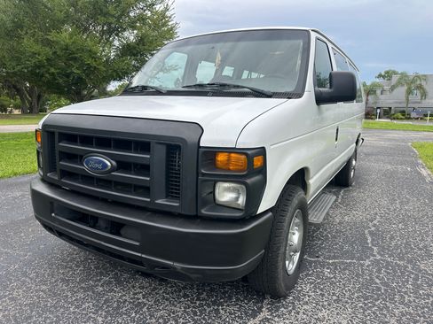 Used 2008 Ford E-350 and Econoline 350 XLT image 2