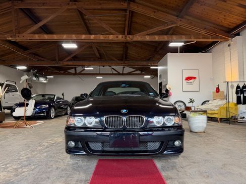 Used 2003 BMW M5 RWD image 1