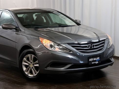 Used 2011 Hyundai Sonata GLS image 2