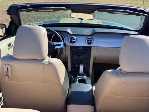 Used 2006 Ford Mustang GT Premium image 25