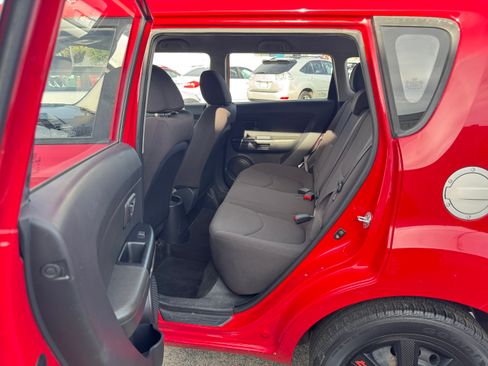 Used 2013 Kia Soul image 18