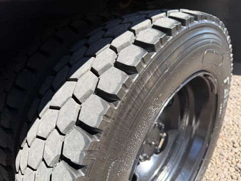 Used 2017 Ford F550 image 24