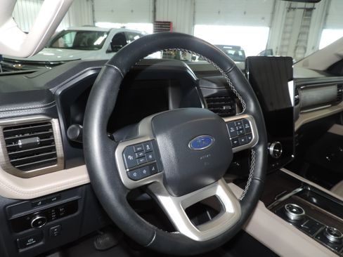 Used 2023 Ford Expedition Limited image 44