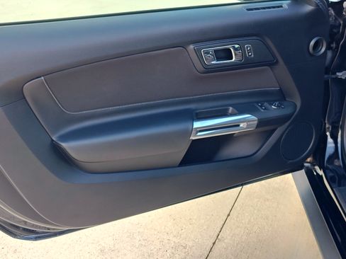 Used 2016 Ford Mustang GT image 34