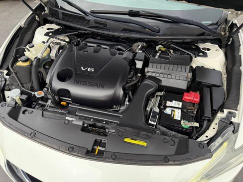 Used 2018 Nissan Maxima Platinum image 16