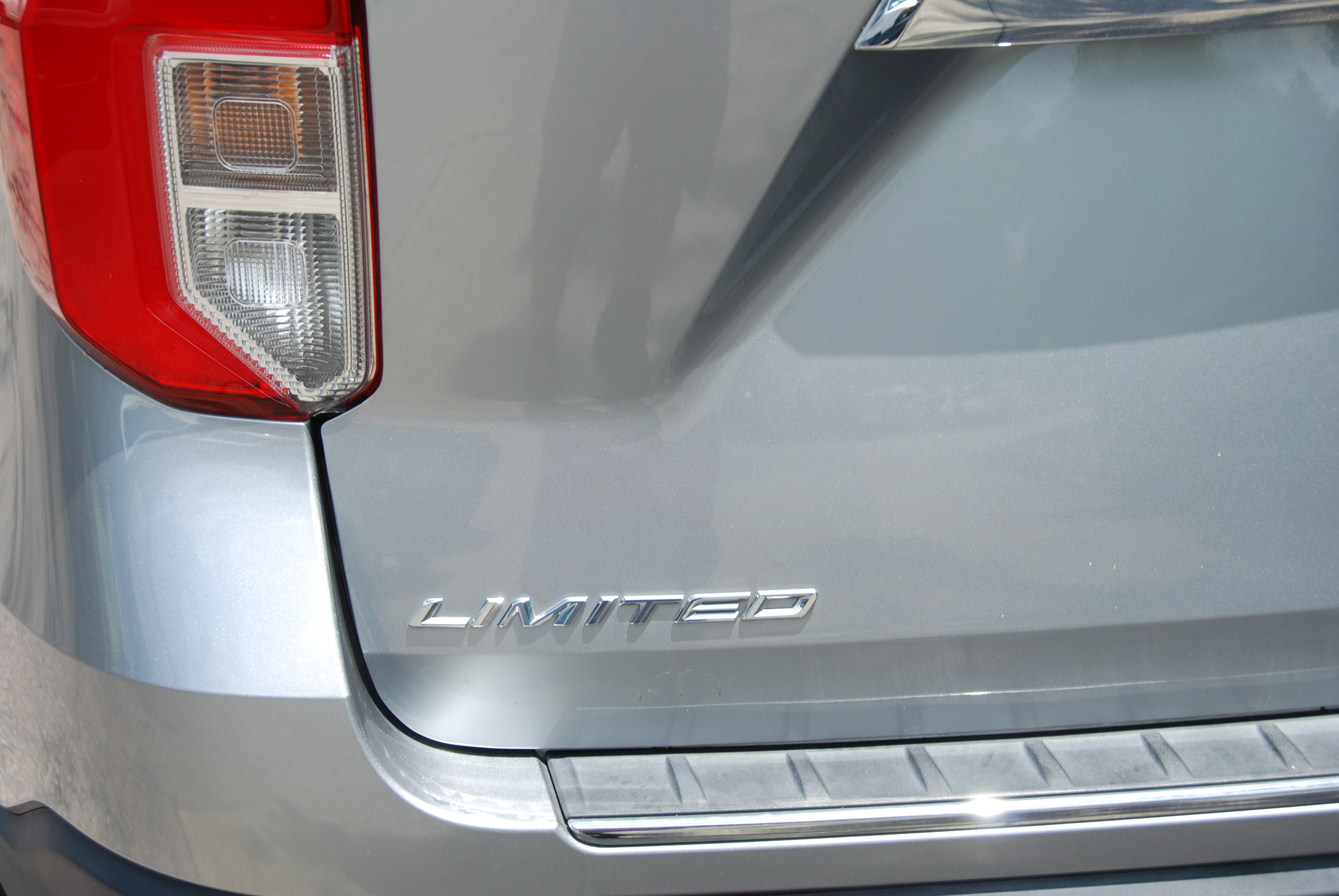 Used 2022 Ford Explorer 4WD Limited image 17
