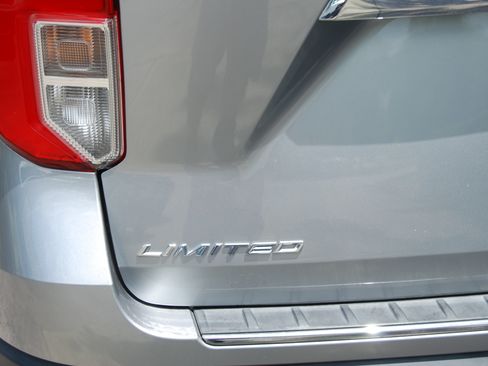Used 2022 Ford Explorer 4WD Limited image 17