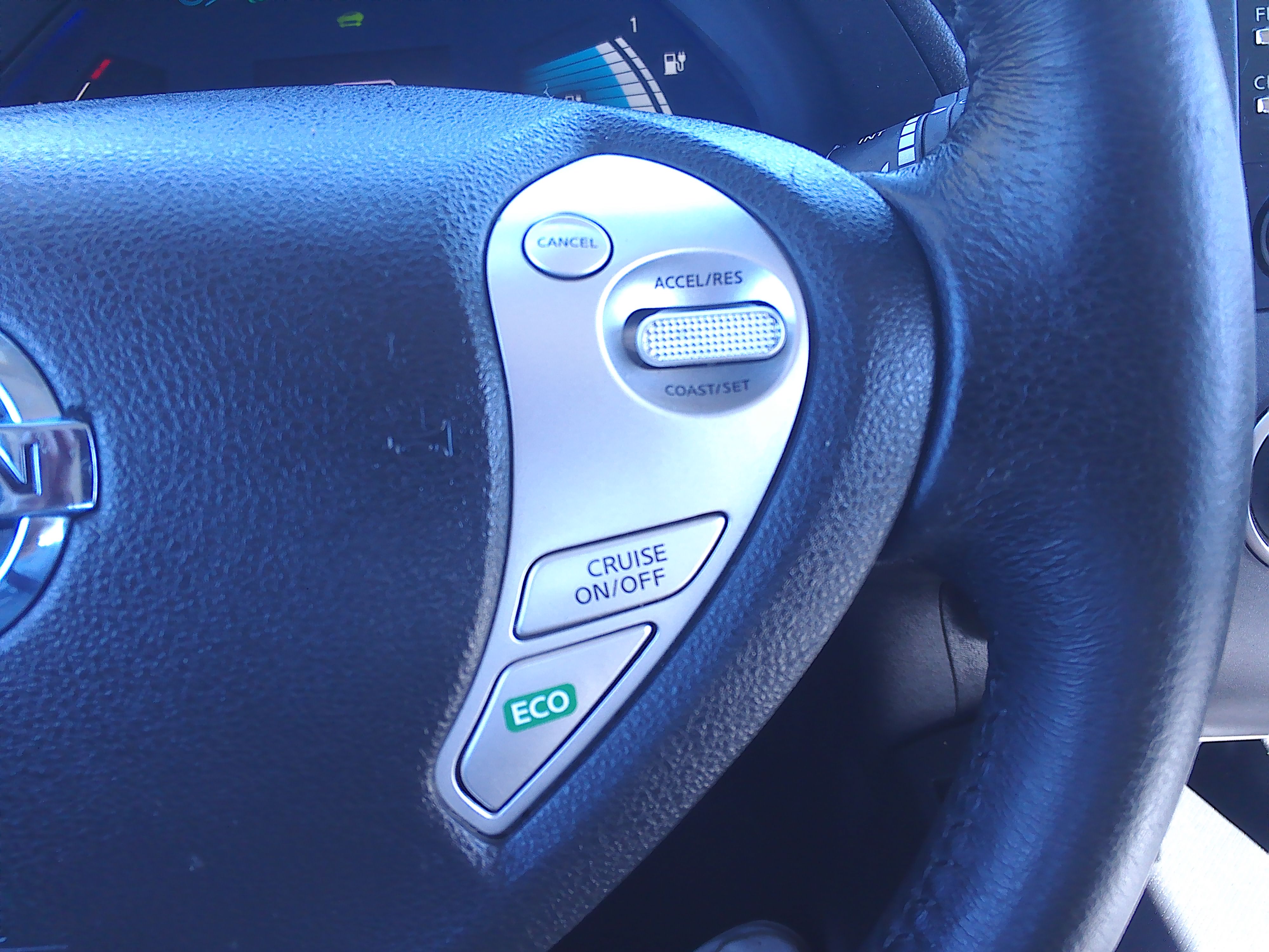 Used 2015 Nissan Leaf S FWD image 30