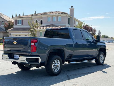 Used 2025 Chevrolet Silverado 2500 4x4 Crew Cab LT image 8