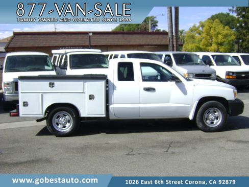 Used 2005 Dodge Dakota ST image 1