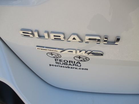 Used 2024 Subaru Outback Premium AWD/4WD image 17