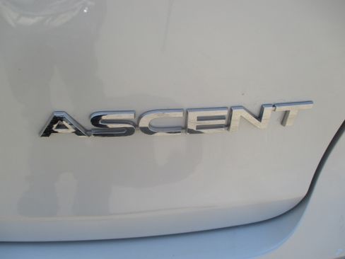 Used 2020 Subaru Ascent 8-Passenger AWD/4WD image 19