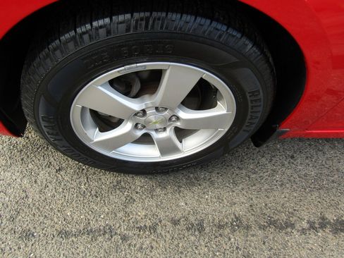 Used 2014 Chevrolet Cruze LT image 11