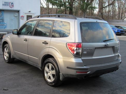 Used 2011 Subaru Forester 2.5X image 6