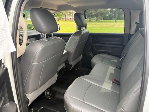Used 2018 RAM 1500 ST RWD image 8