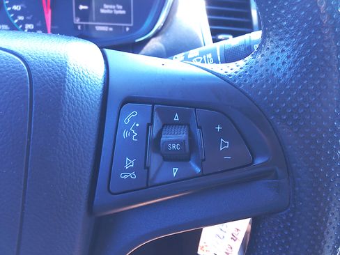 Used 2018 Chevrolet Trax LS image 25