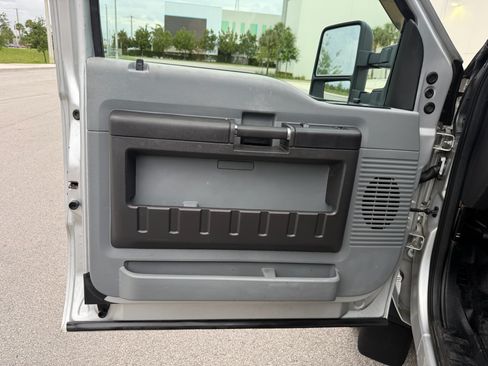 Used 2012 Ford F550 image 68