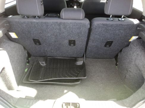 Used 2014 Ford Fiesta SE image 12